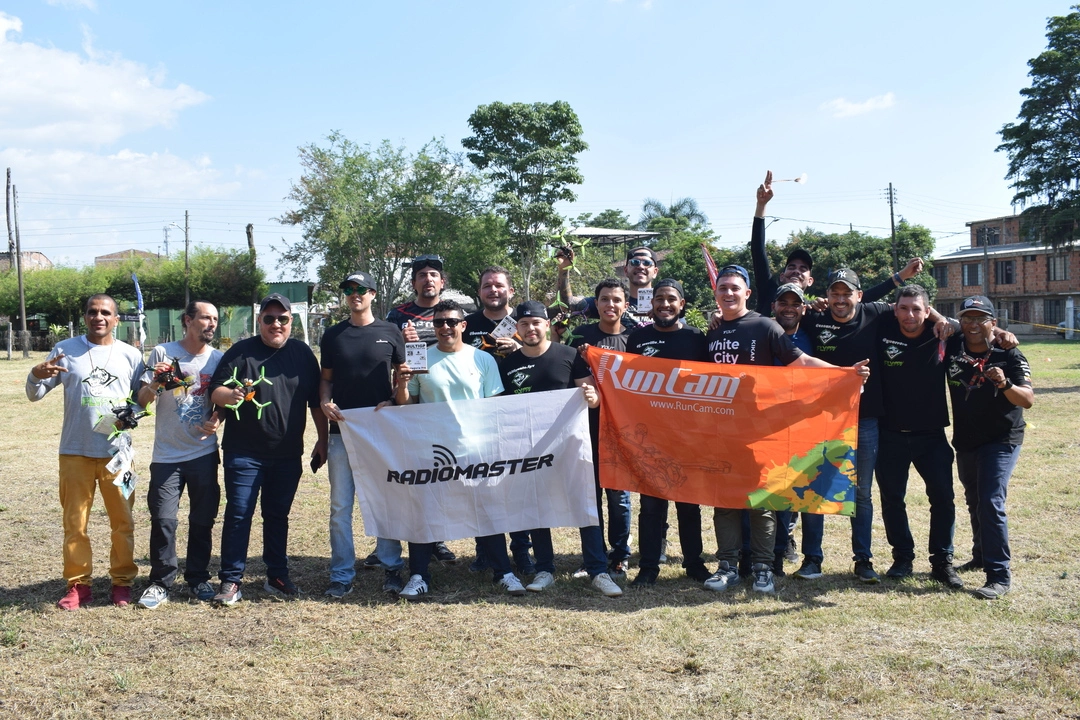 Concursantes y organizadores del Multigp Litigante’s Race